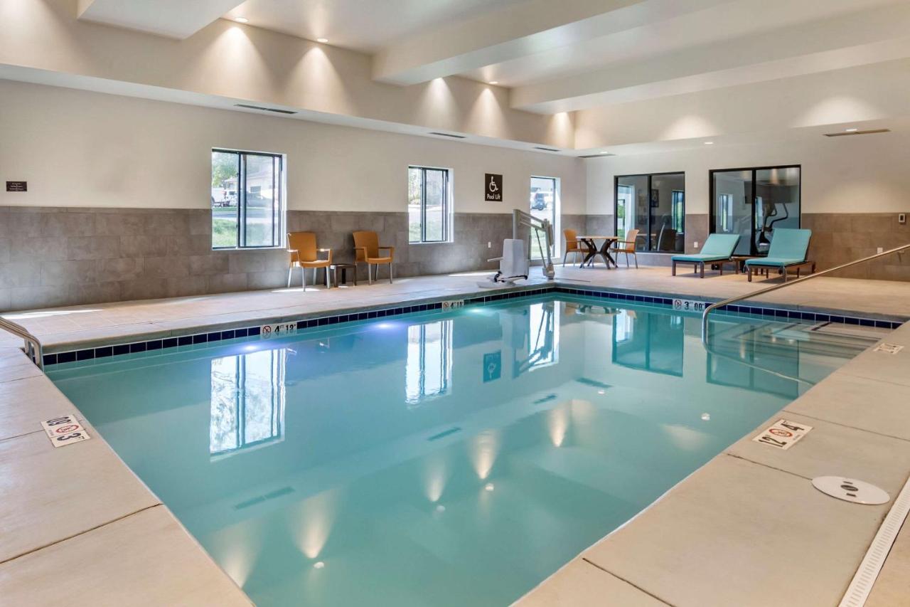 Comfort Suites Grandview - Kansas City Экстерьер фото