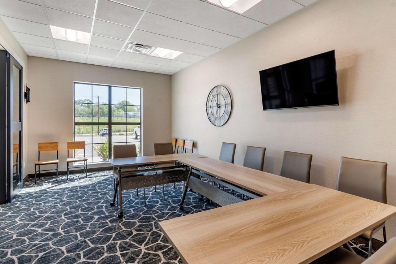 Comfort Suites Grandview - Kansas City Экстерьер фото