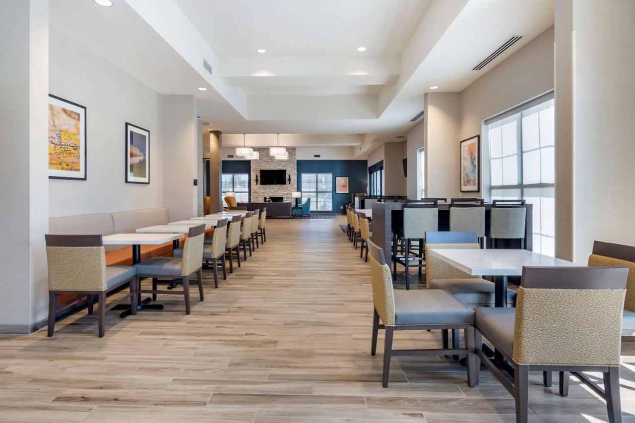 Comfort Suites Grandview - Kansas City Экстерьер фото